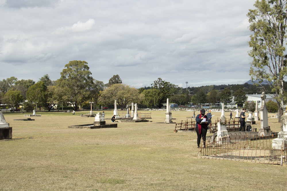 USQ Students workshop at Ipswich General Cemetery, July 2023