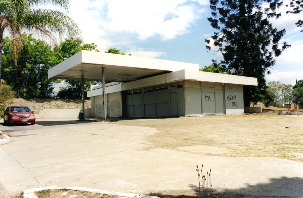 Service Station at the Fiveways, prior to demolition, c.1998