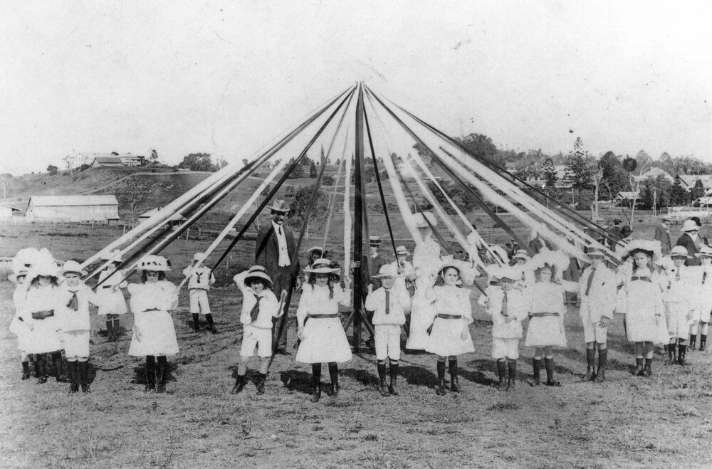 St Paul's School maypole 1909