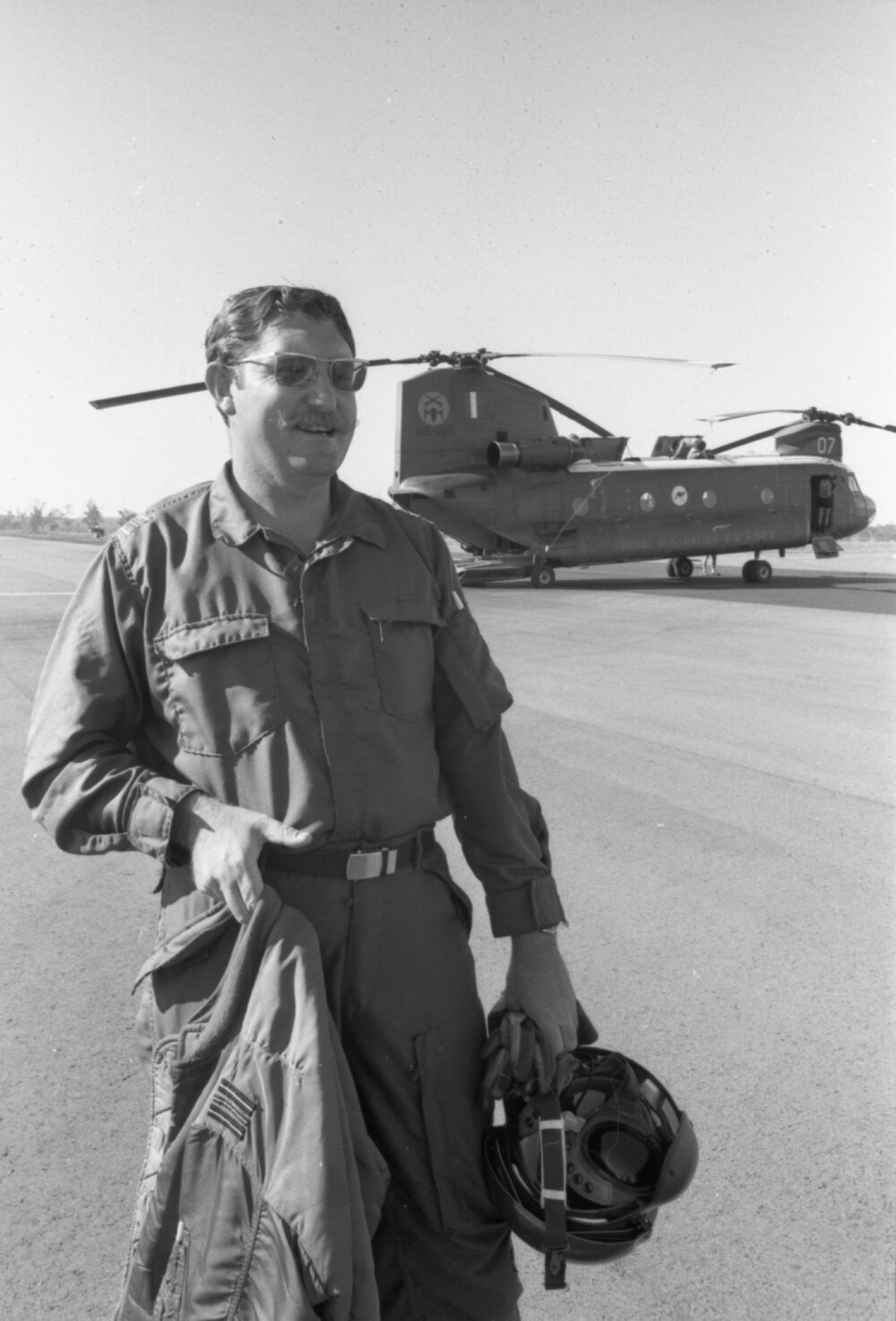 RAAF helicopter going around Australia, Ipswich, 14th October 1977