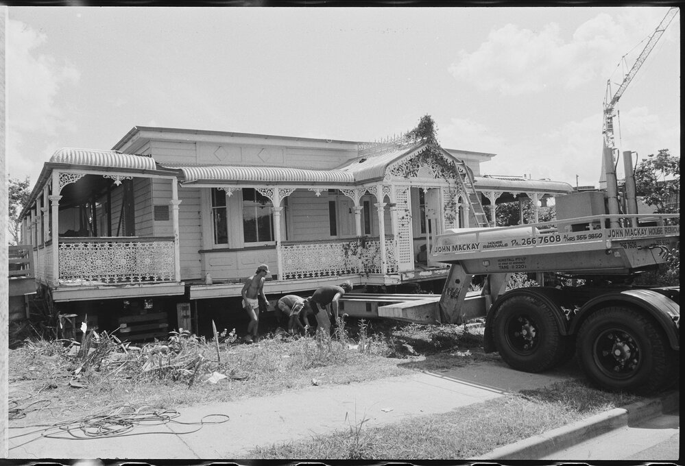 Bleak House being prepared for removal from South Street January 1986