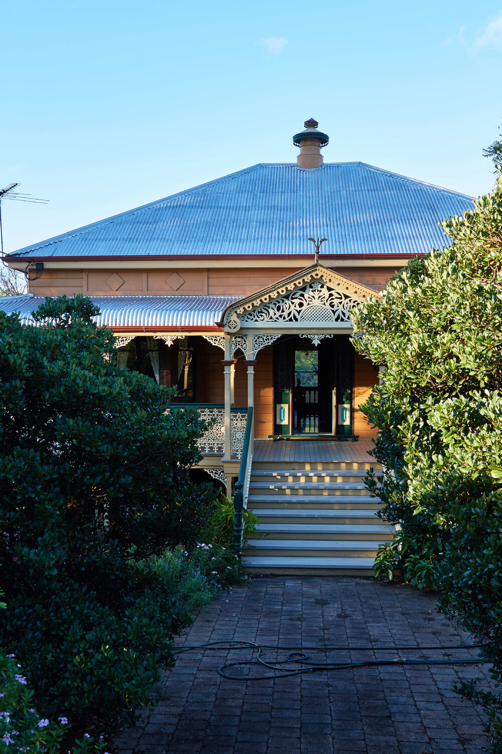 Bleak House, Camp Mountain