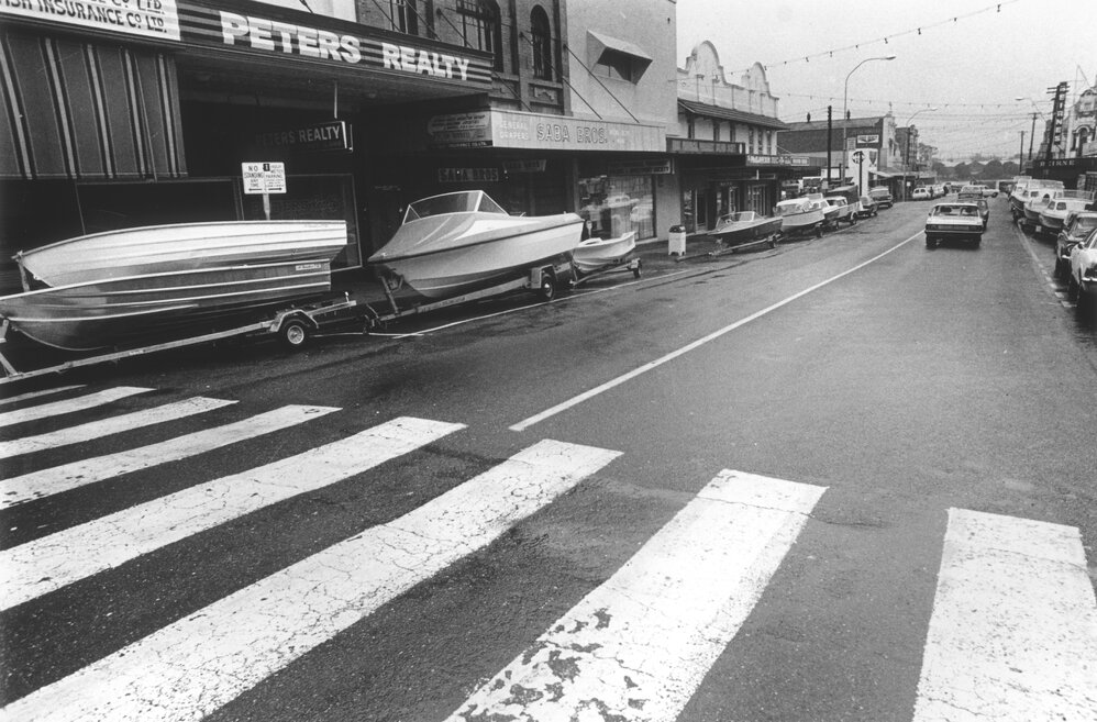 Cars and boats lined up in Nicholas Street, Ipswich, January 1974