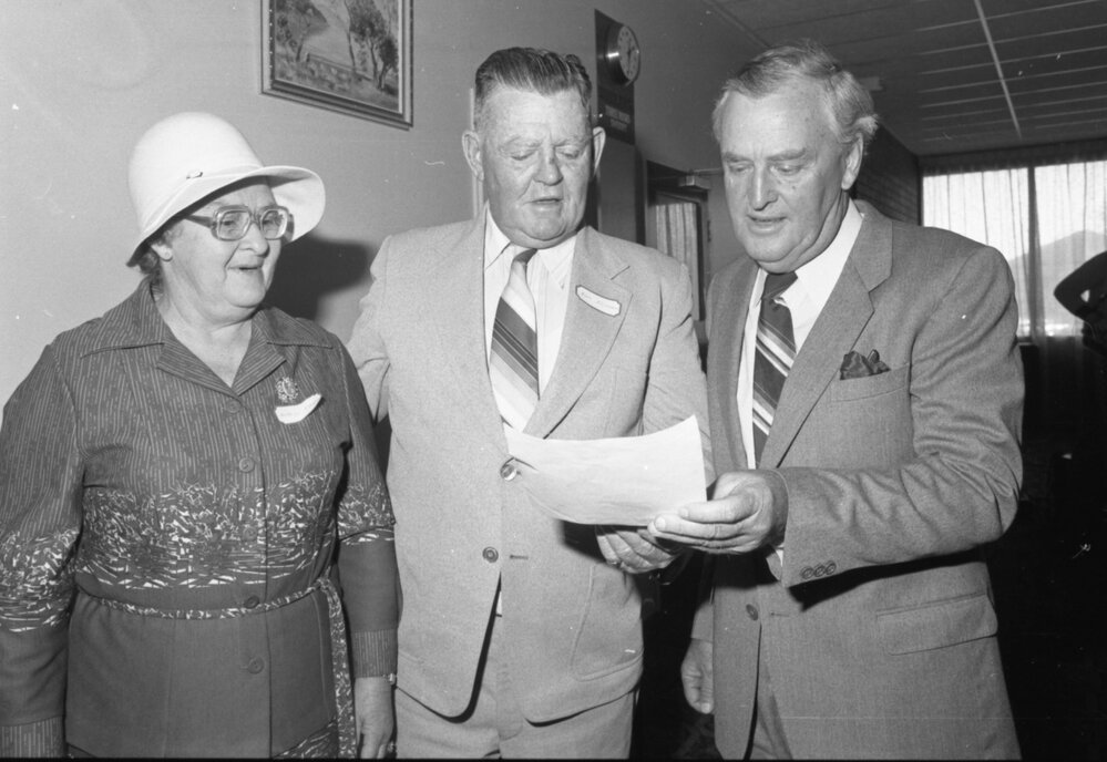 Premier Joh Bjelke-Petersen with Bill and Evelyn O'Connor during a formal visit, Ipswich, August 1980