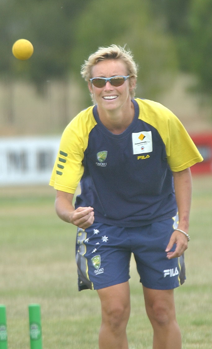 Julia Price playing cricket, Ipswich, December 2003