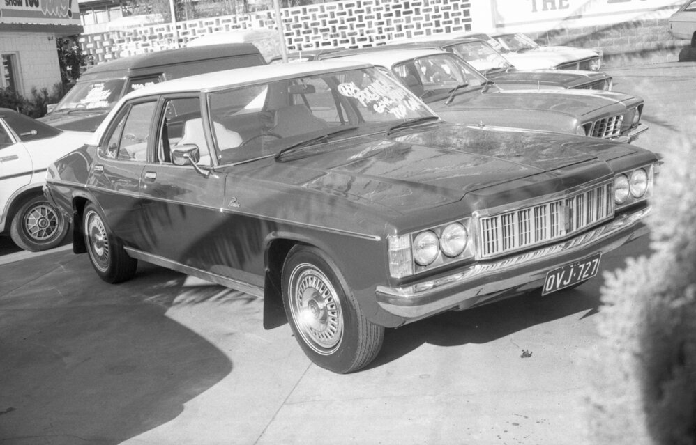 Holden HX Premier Sedan, car advertisement for Currie Motors, Ipswich, August 1980