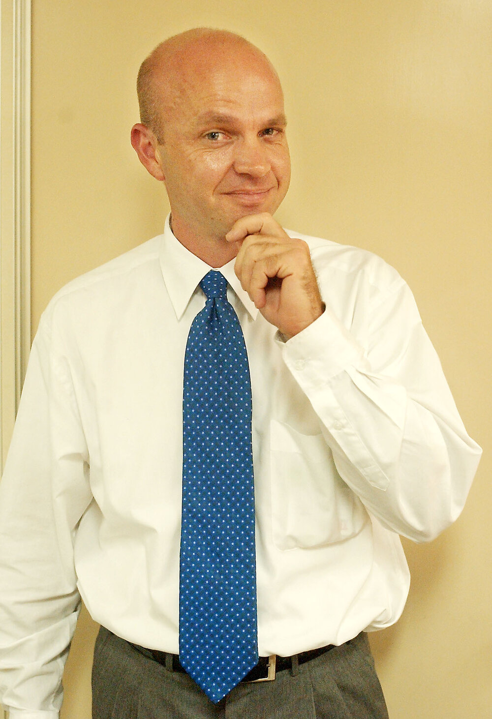 Thought to be Peter Foley, Queensland Times journalist, Ipswich, December 2003