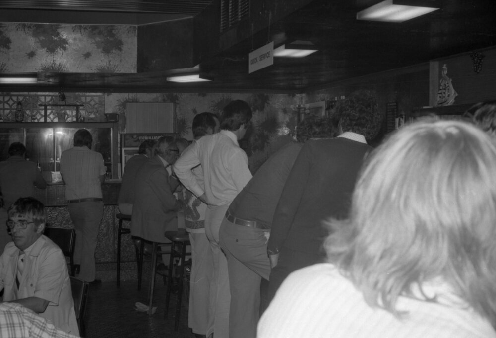 Pubgoers thought to be in Richlands Tavern, Ipswich, September 1980