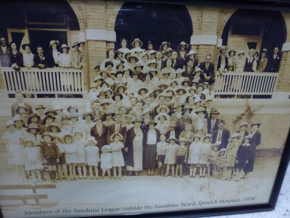 Sunshine League members in front of Sunshine Ward, 1936