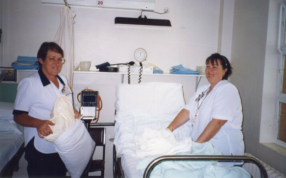 Making Beds, Heather Dainer, ?, 2000s