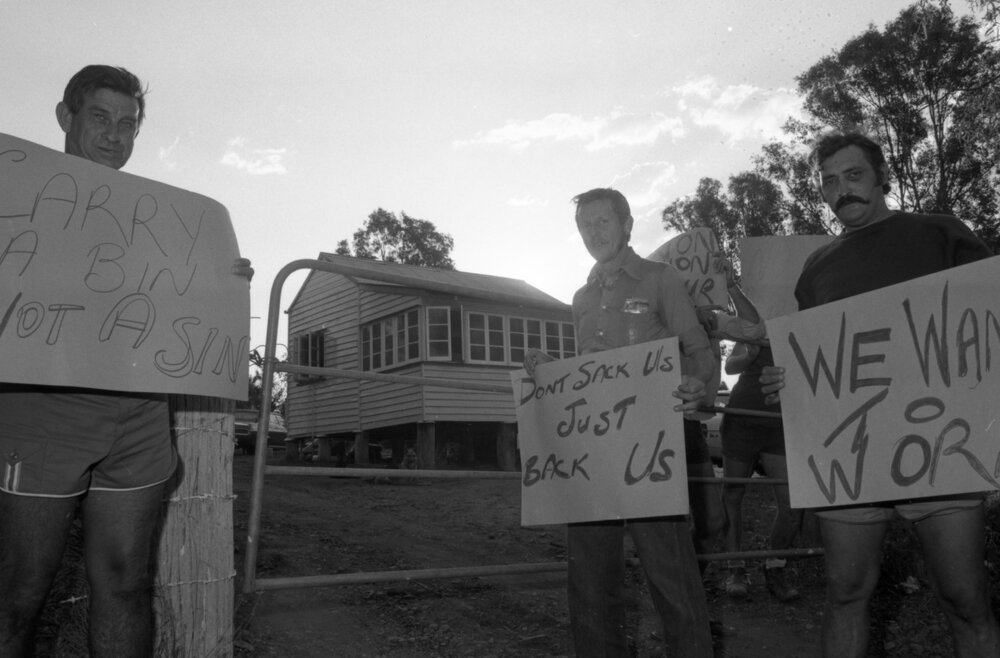 Unidentified men protesting during the Rosewood Rubbish Protest, Ipswich, September 1980