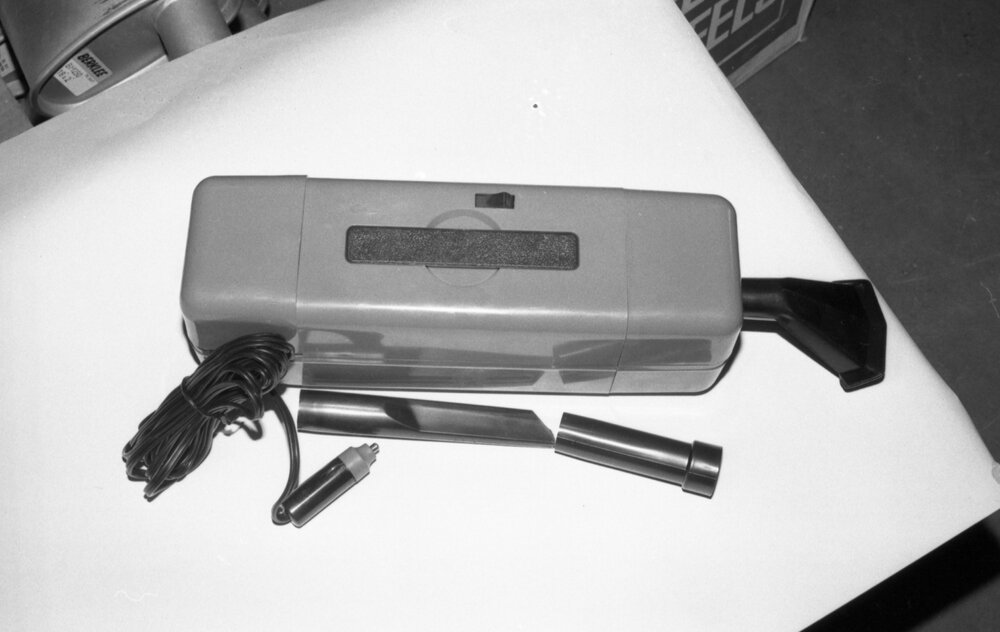 Vacuum cleaner car accessory advertisement, Ipswich, September 1980