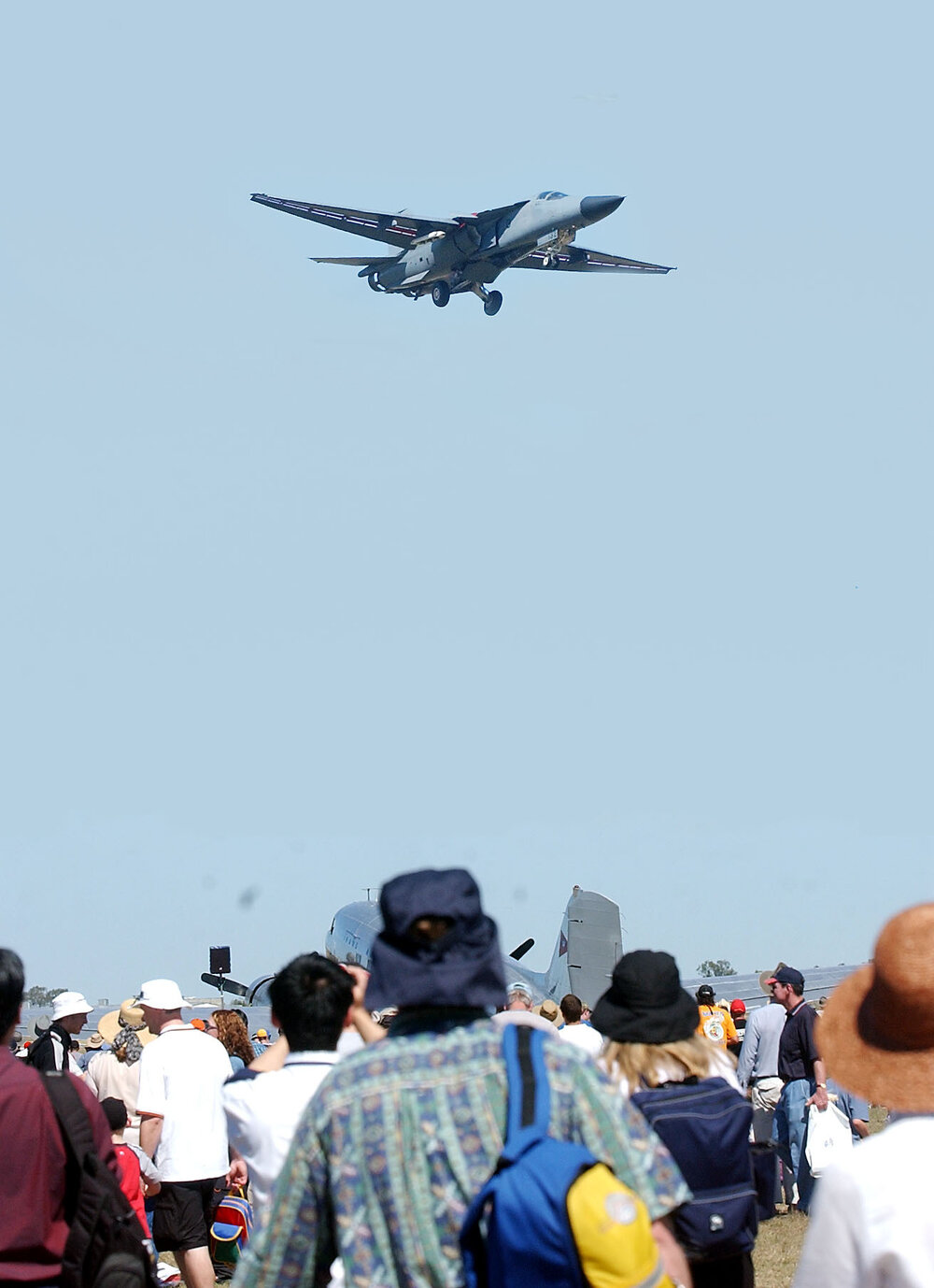 Crowd watching flying jets, Ipswich, September 2003