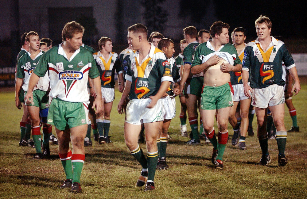 Ipswich Jets and opposing leave the field, Ipswich, September 2003