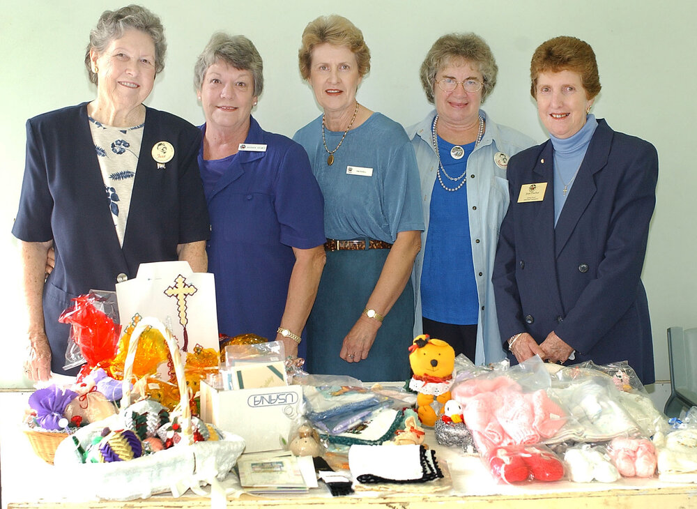 June Scroxton, Barbara Holmes, Pam Russell, Maureen Phillips and Jean Fischer for Glebe Road Uniting Church and Ladies Auxillary Lunch, Ipswich, June 2003