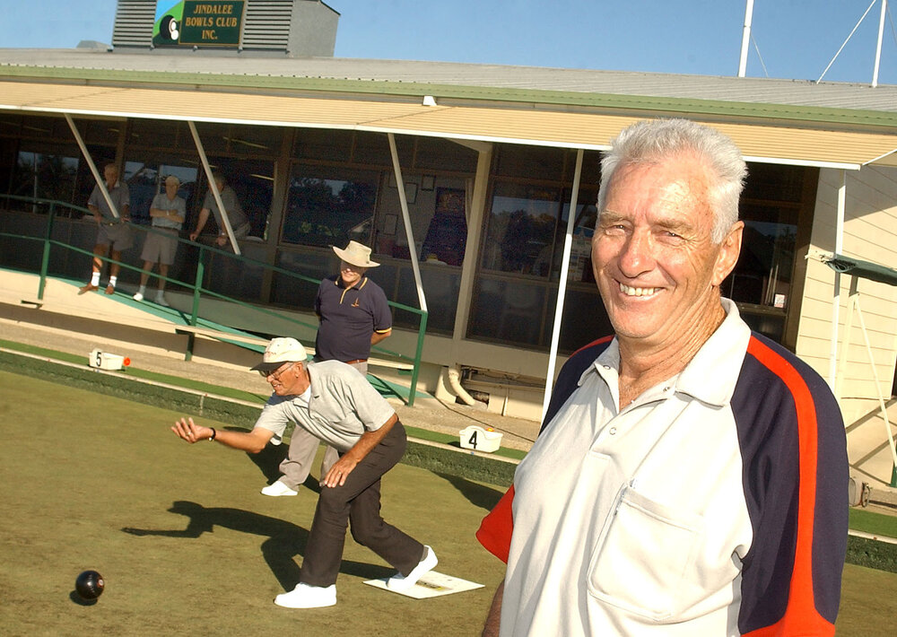Unidentified people at the Jindalee Bowls Club, Ipswich, June 2003