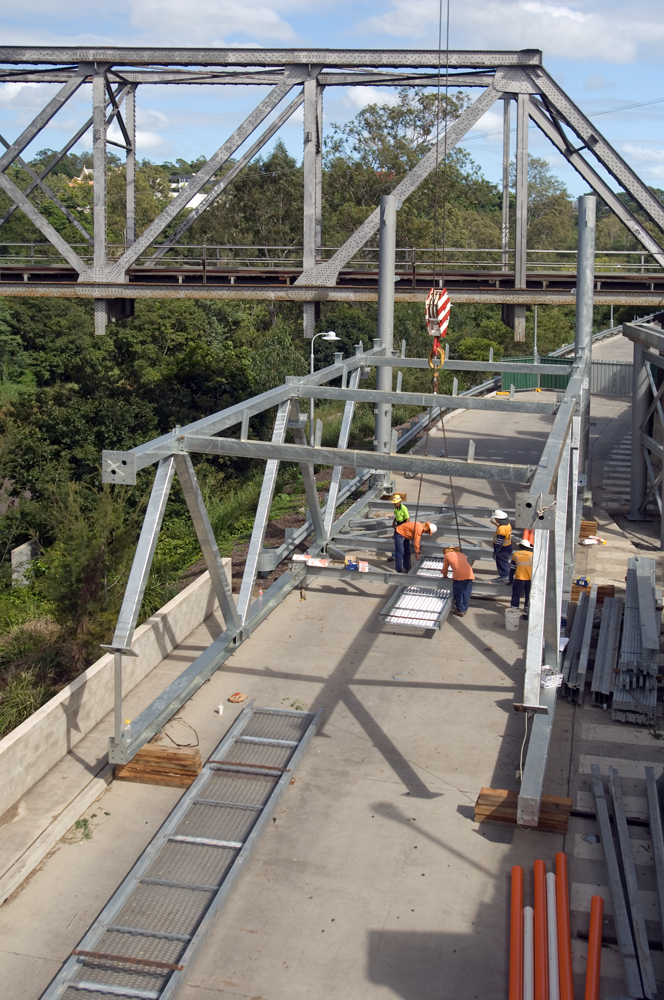 Constructing the Bradfield Bridge over the Bremer River, Ipswich, 2010