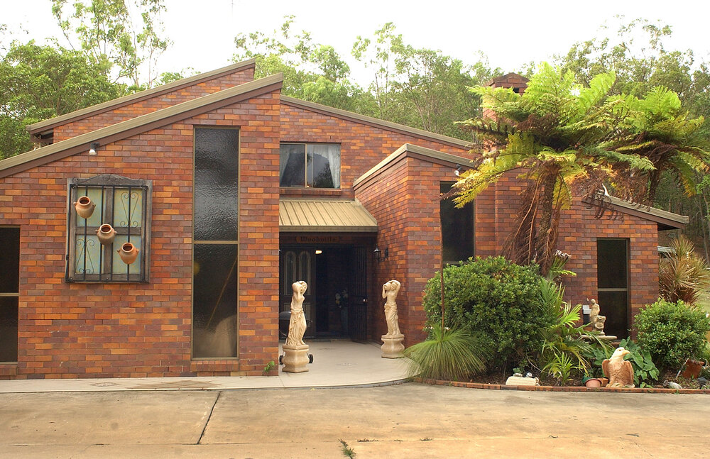 Unidentified dark brick house, Ipswich, February 2003