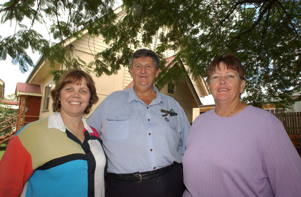 Unidentified people participating in weightloss challenge, Ipswich, March 2003