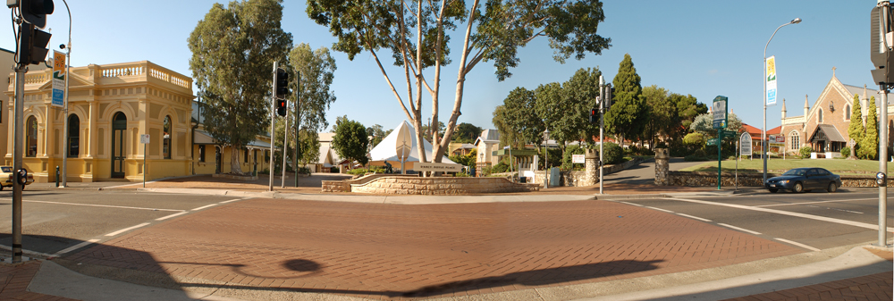 Ipswich Mall looking across Brisbane Street towards D'Arcy Doyle Place, Ipswich, 2005