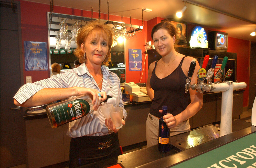Rae Gilchrist and Kerrie Angove at Centenary tavern, Ipswich, March 2003