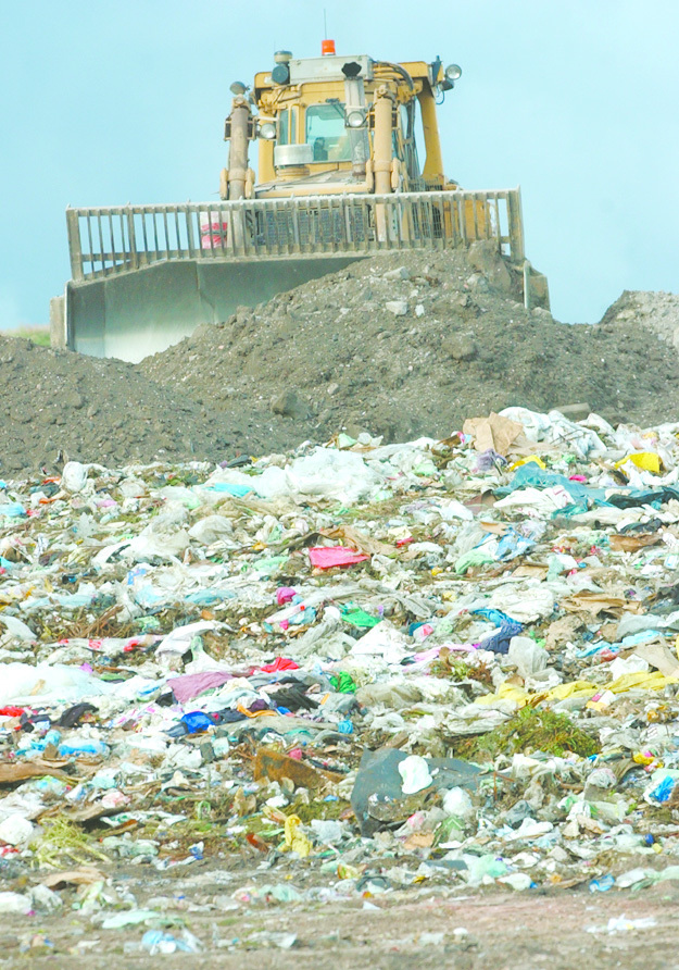Swanbank Thiess landfill filled with rubbish, Ipswich, April 2003