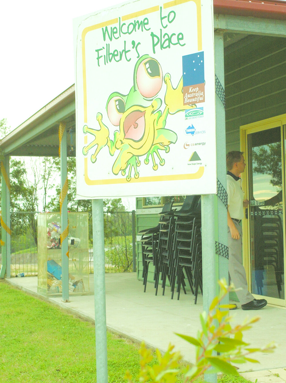 Welcome to Filbert's Place sign, Ipswich, April 2003