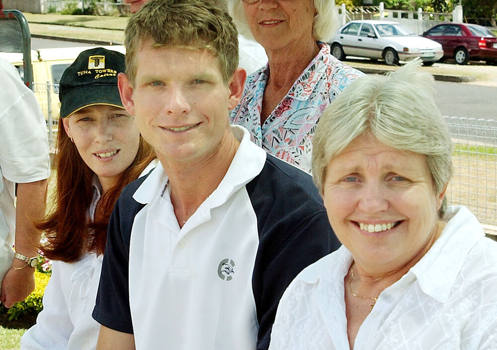 Melinda Lake, Graham Livingston and Cheryl Livingston at the North Ipswich Bowls Club fundraiser for the Ipswich Hospice, Ipswich, November 2003
