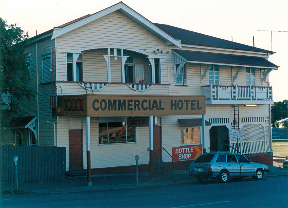 Commercial Hotel, 7 Ellenborough Street, Woodend, Ipswich, c.1984