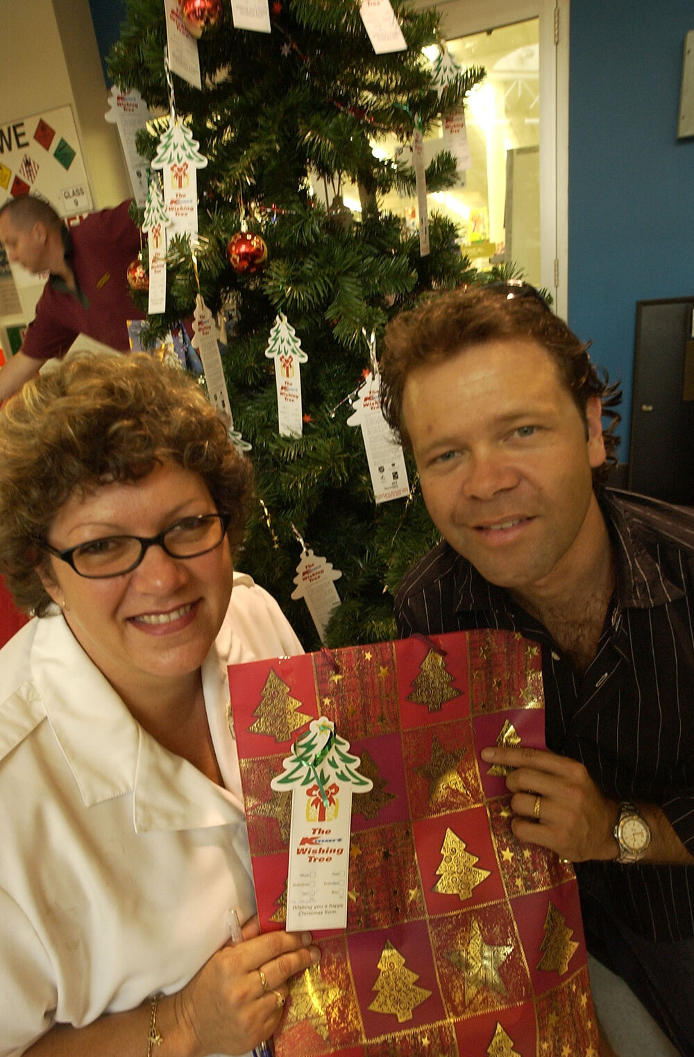 Chris Parker and Troy Cassar-Daley at the Kmart wishing tree for a Christmas event, Ipswich, November 2003