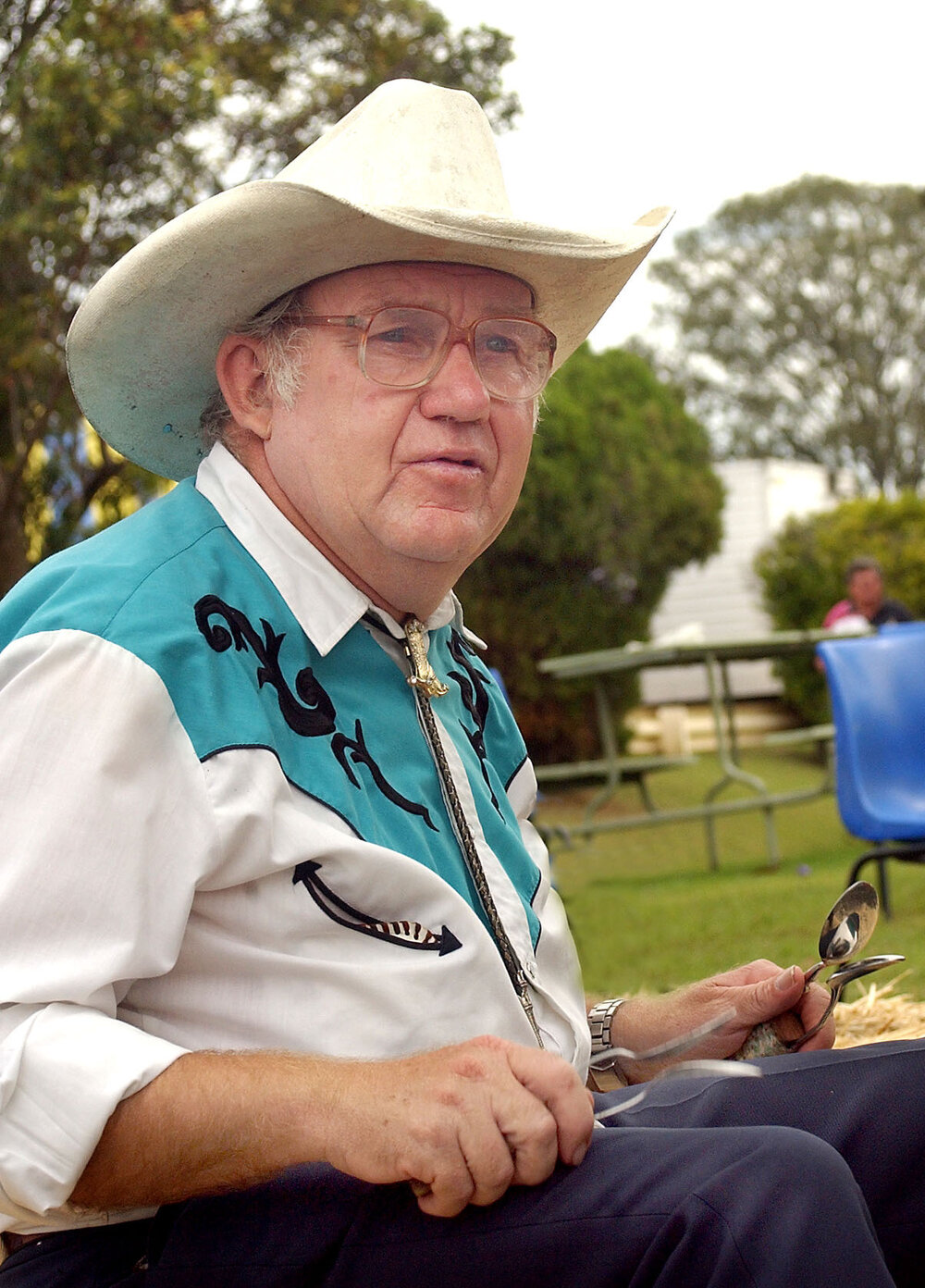 Ray Cutts playing the spoons at the Ipswich show, May 2003
