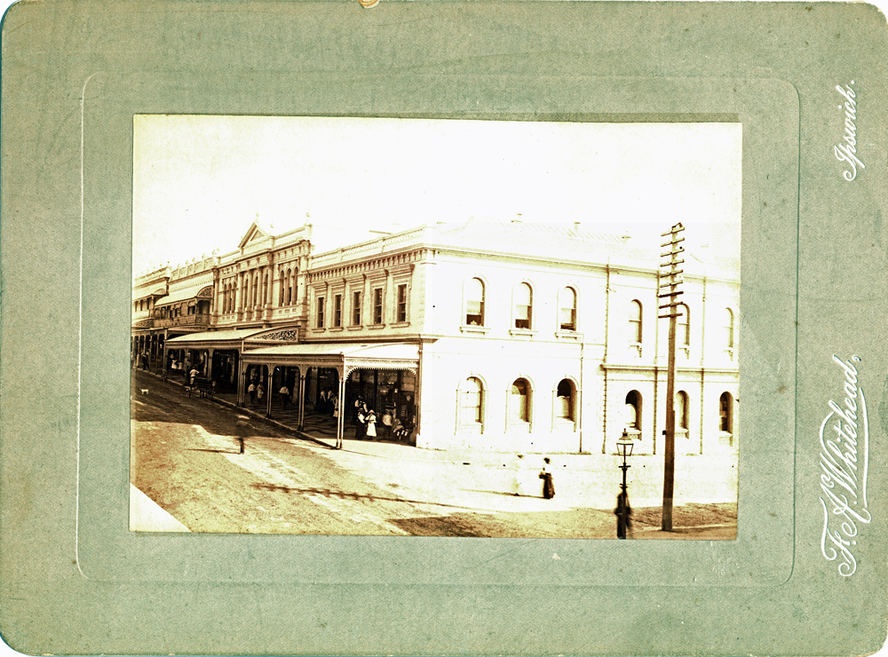 Cribb &amp; Foote store on the corner of Brisbane and Bell Streets, Ipswich, 1901