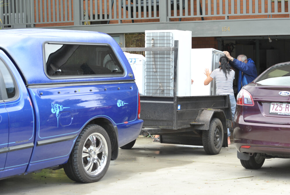 Evacuating from rising flood waters, Moores Pocket, Ipswich, January 2013