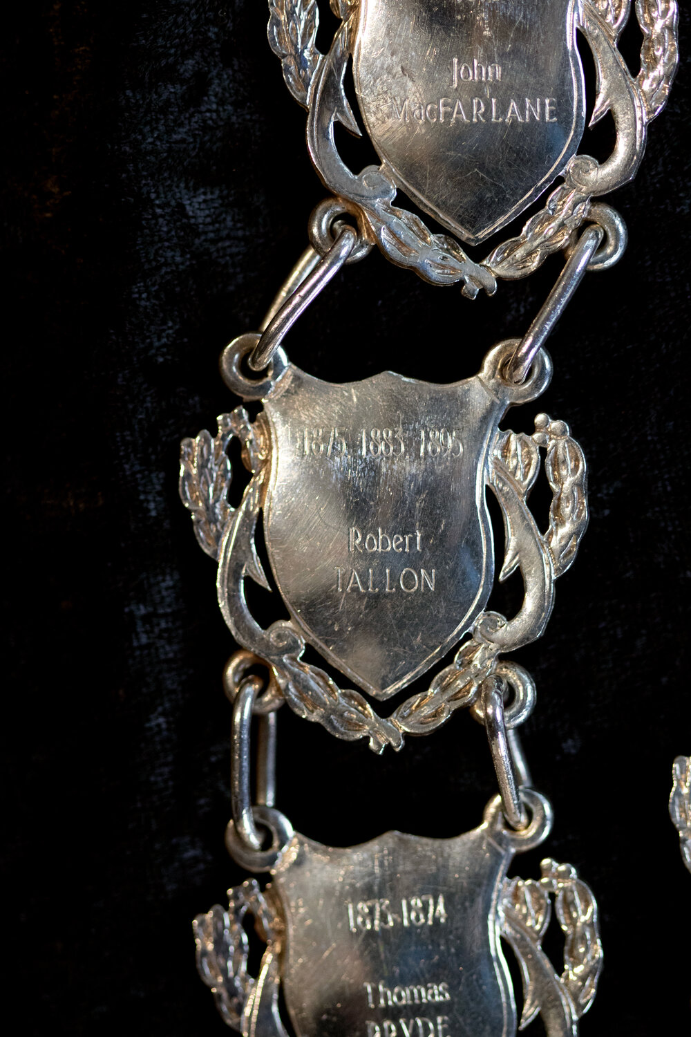 Shield for 10th Mayor of Ipswich Robert Tallon, close-up of the Ipswich Mayoral Chains of Office, in use since 2010 