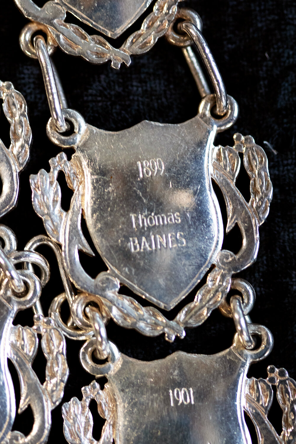 Shield for 22nd Mayor of Ipswich Thomas Baines, close-up of the Ipswich Mayoral Chains of Office, in use since 2010 