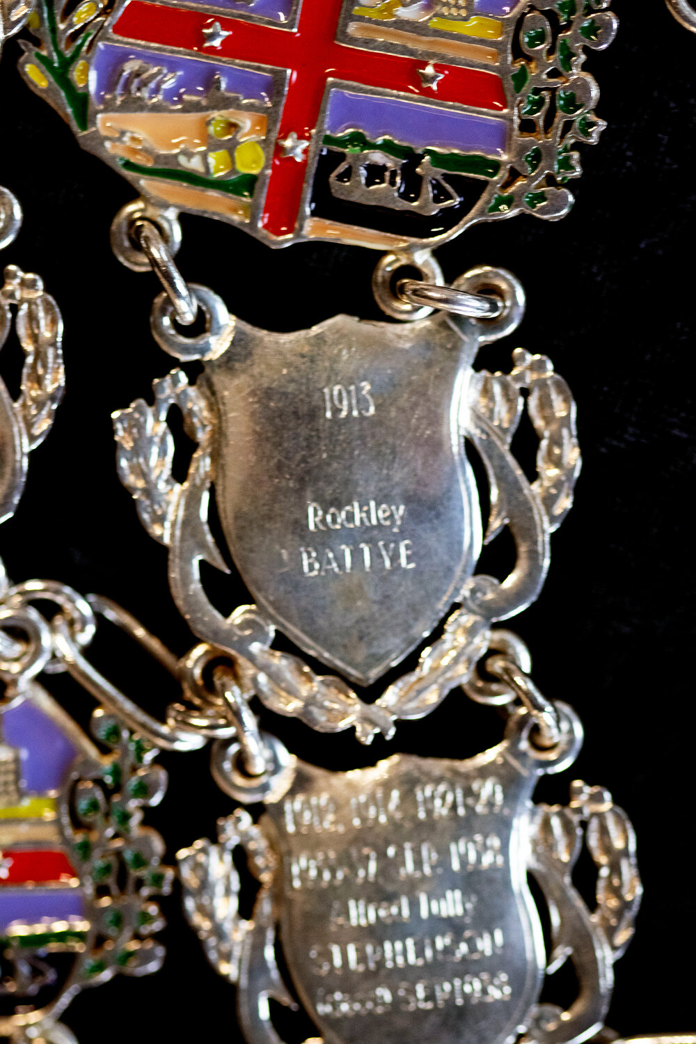 Shield for 34th Mayor of Ipswich Rockley Battye, close-up of the Ipswich Mayoral Chains of Office, in use since 2010 