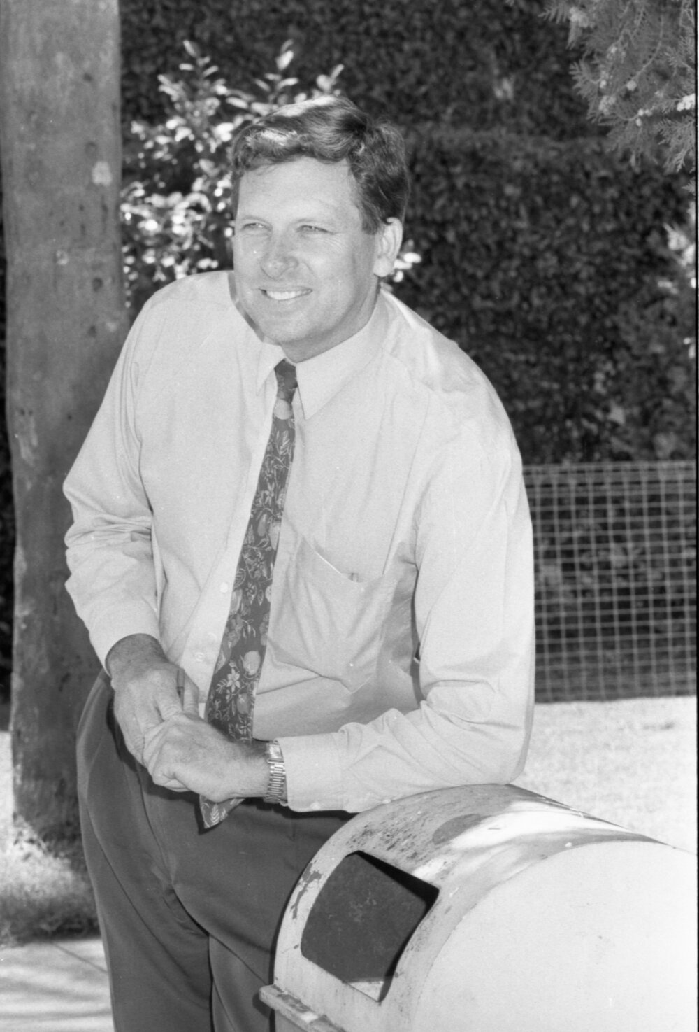 Unidentified man with a refuse bin, Ipswich, March 1995