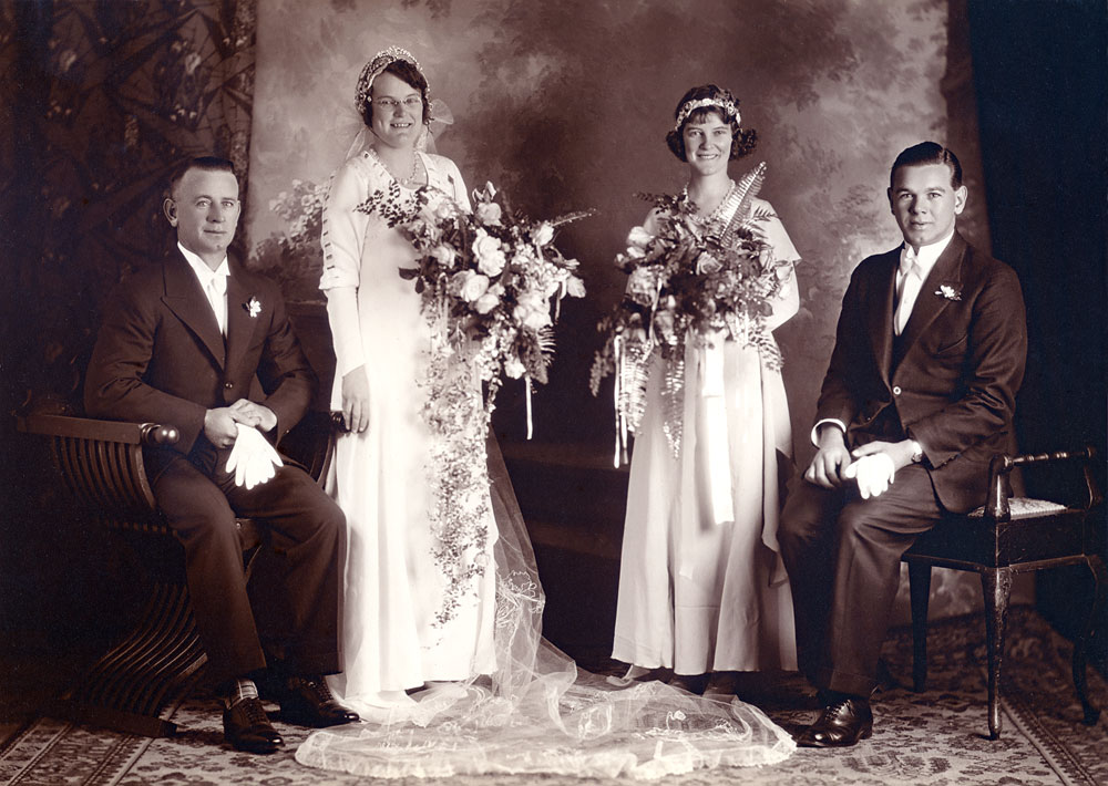 Bridal party of Henry and Beryl Rachel  (nee Casey) Whittaker, Ipswich, 1934