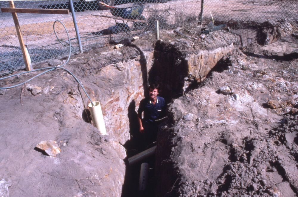 Installation of the sanitary sewerage main pipes, Carole Park, c.1987