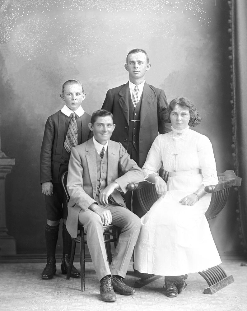 Studio portrait of unidentified family group, Ipswich, early 1900s 