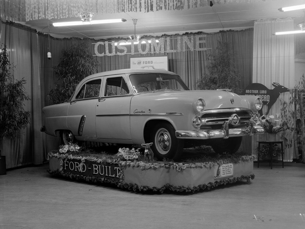 Modern Motors Showroom, corner of Gordon and Brisbane Streets, IPswich, 1951