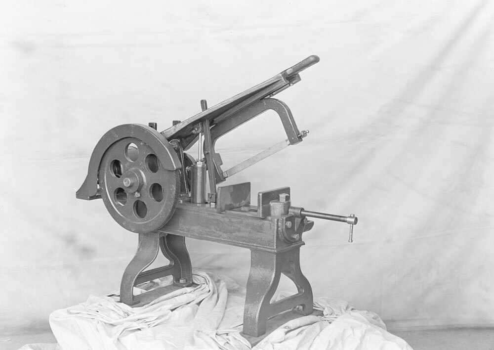 Power Hacksaw manufactured by Forrers Engineering, Ipswich, 1950s