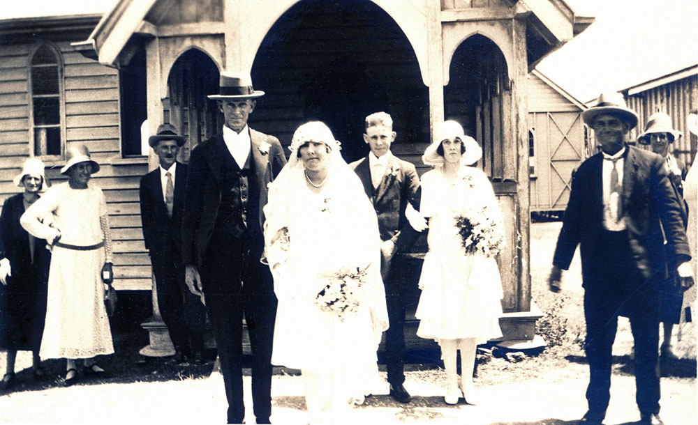 Peter and May Noble (nee Beasley) outside St Thomas' Anglican Church, North Ipswich, 1931