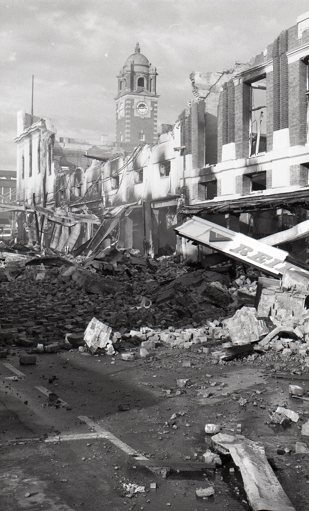 Aftermath of the Reid's (Cribb &amp; Foote) fire, Bell Street, Ipswich, August 1985