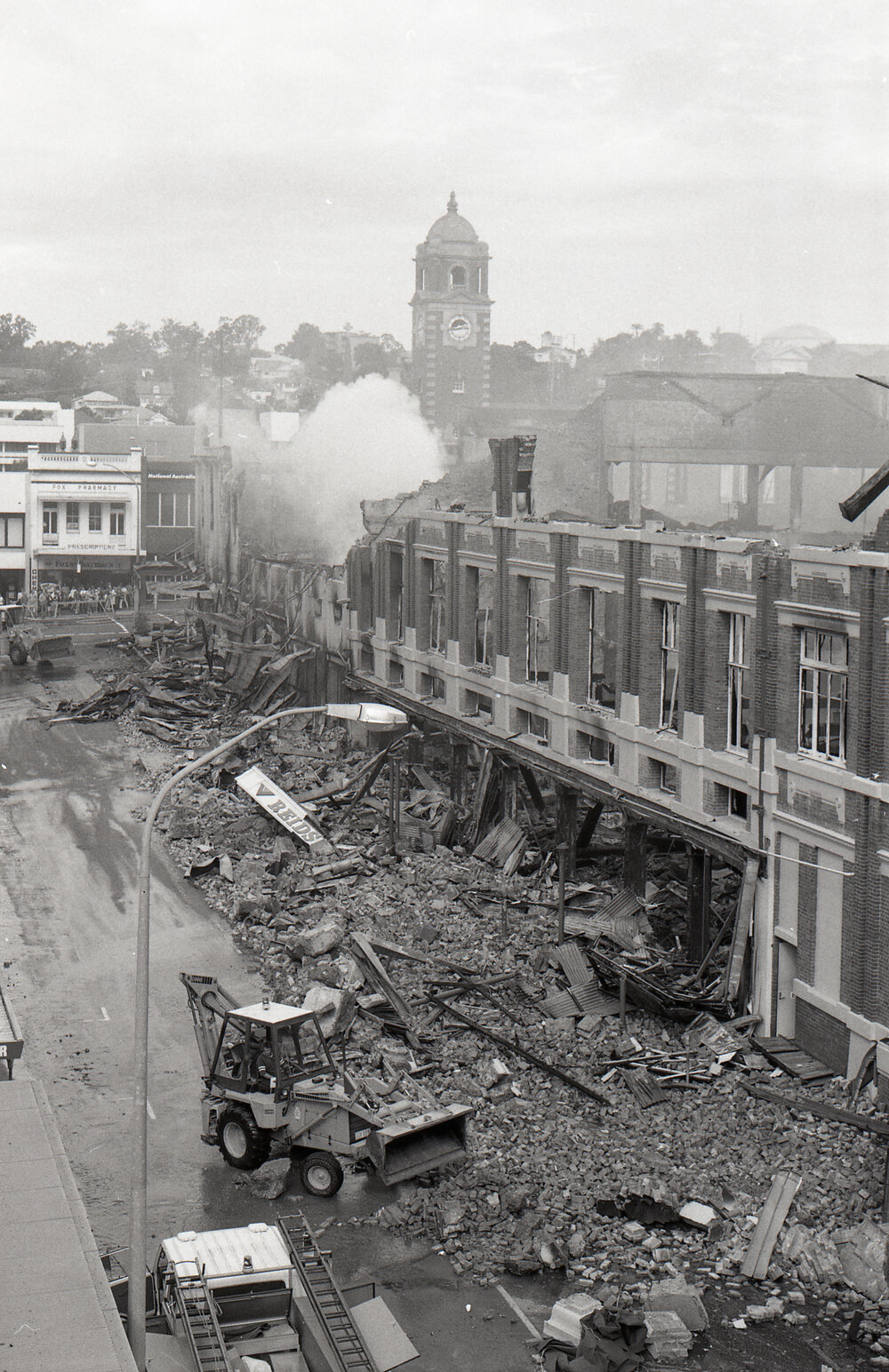 Smouldering ruins of Reid's (Cribb &amp; Foote), Bell Street, Ipswich, August 1985