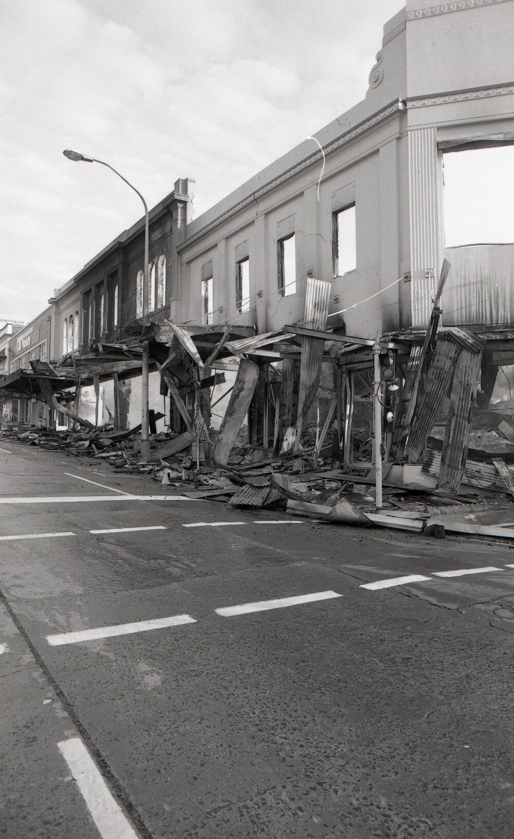 Aftermath of the Reid's (Cribb &amp; Foote) fire, Brisbane Street, Ipswich, August 1985