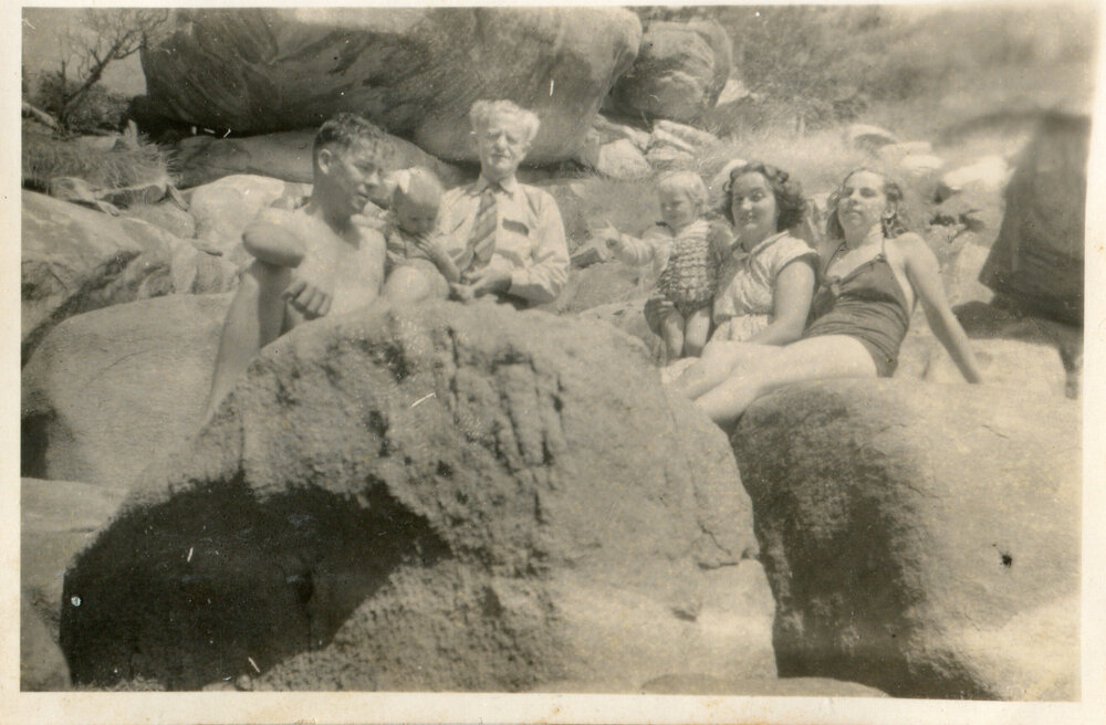 Group on Magnetic Island, 1940sIHMP00334