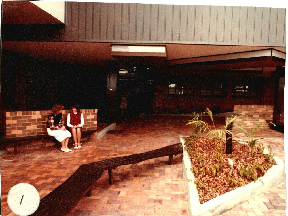 RECONSTRUCTION of the 80s: East Street entrance, 1985