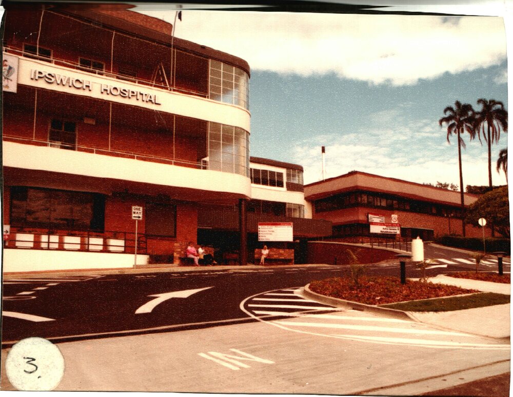 RECONSTRUCTION of the 80s: Driveway entrance 1985