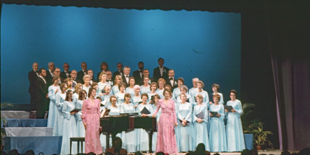 Opening night performance at the Ipswich Civic Centre, 19th July 1975